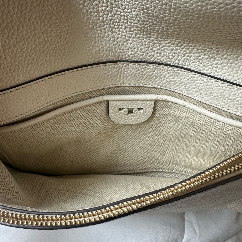 Tory Burch McGraw Crossbody in Cream - Picture 6 of 8